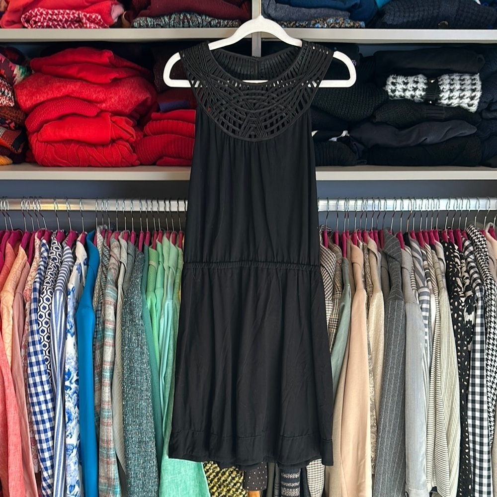 WHBM black sleeveless faux leather detail back button keyhole closure dress S